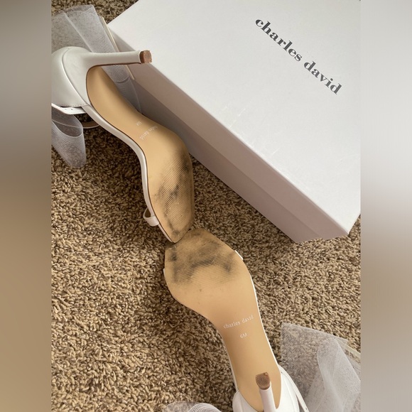 Charles David white bow heels size 6 - Picture 4 of 7